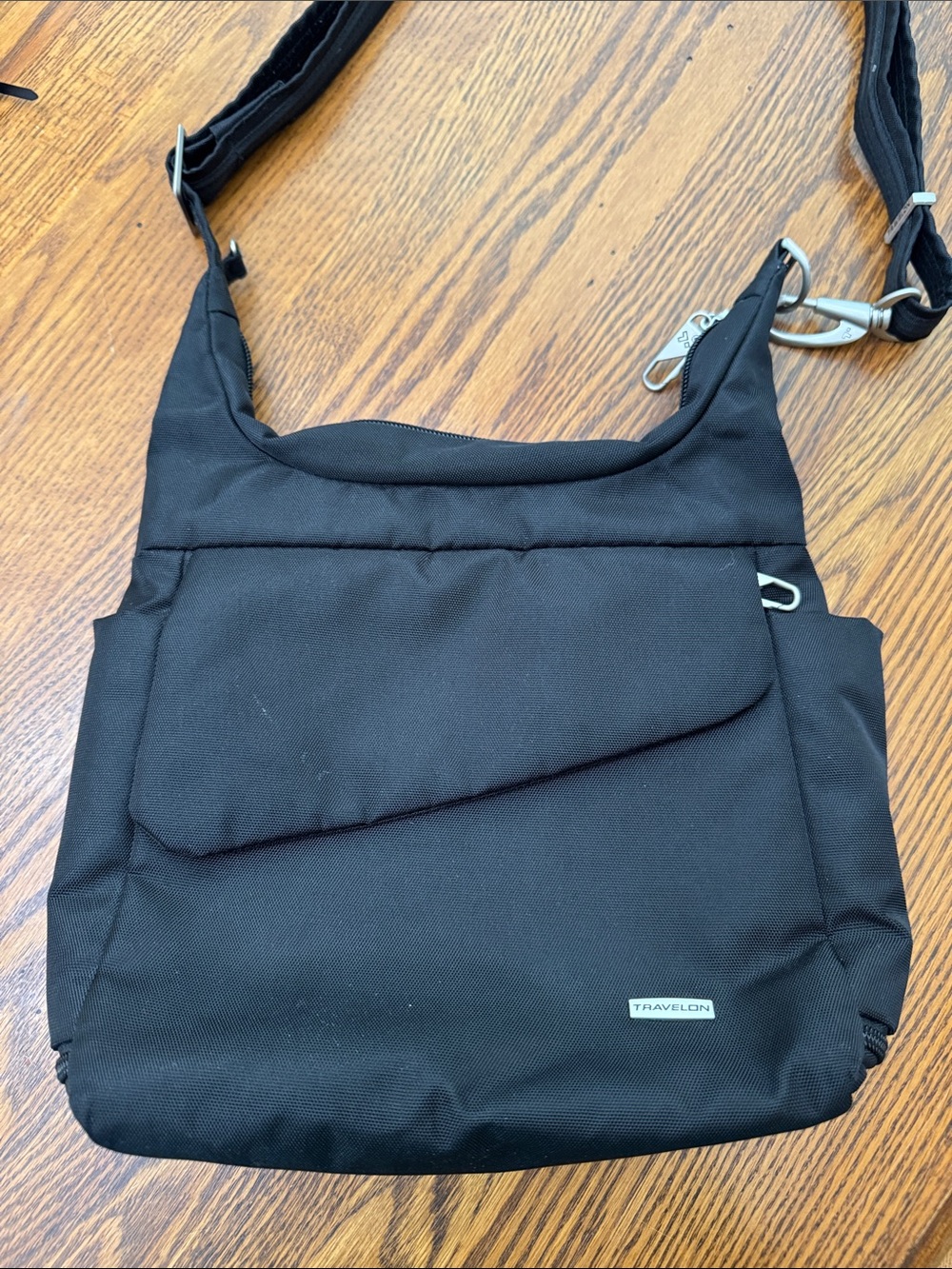 Travelon Anti-Theft Classic Messenger Bag - Black - Picture 6 of 9